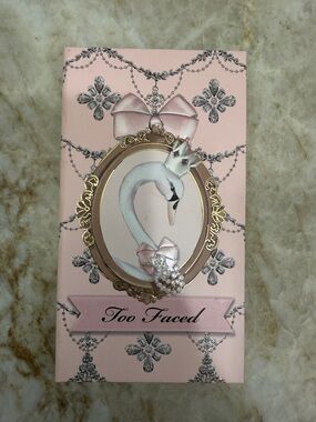 Too Faced Pink Eyeshadow Palette